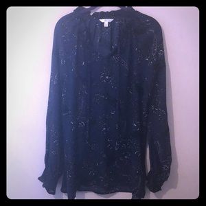 Time and true lue and white v neck blouse